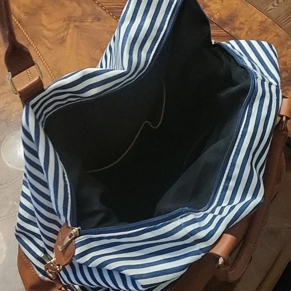 Travel Tote - Picture 2 of 4